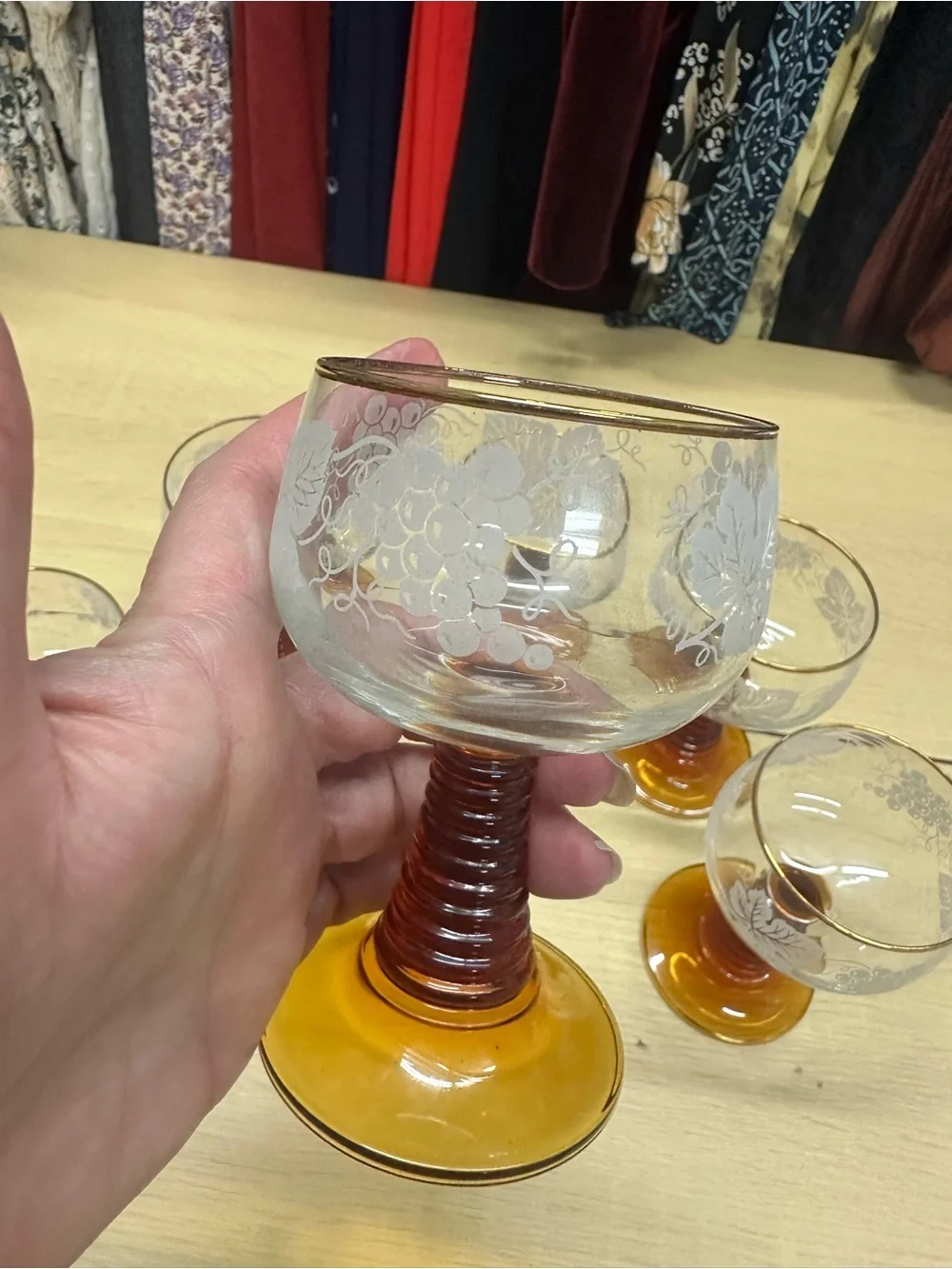 Vintage Luminarc Grapevine Etched Set of 6 1970 Wine Glasses EUC